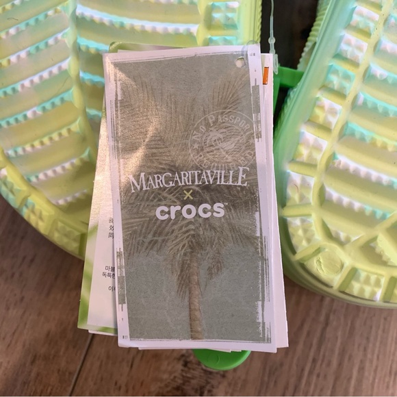 Size 11 / 13W  Crocs x MARGARITAVILLE BEACH CLASSIC CLOG [ 207369-3u4 ] Limited - Picture 6 of 8